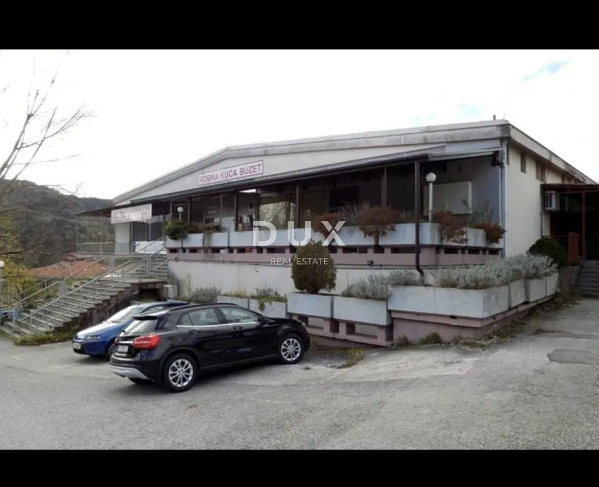 BUZET, CENTAR - Poslovni objekt u centru + veliki parking