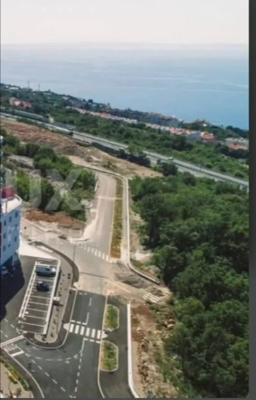 RIJEKA, MARTINKOVAC - Građevinsko zemljište 4582 m2 za stambenu zgradu/stanove 1096 m2