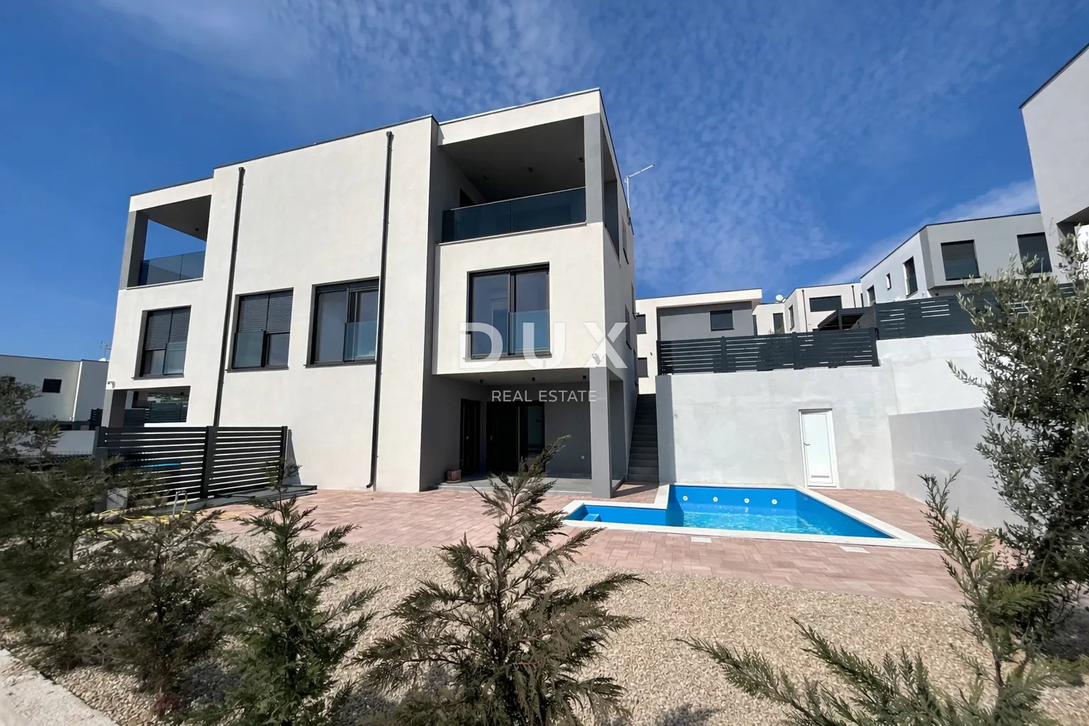 šibenik, vodice – duplex s bazenom i trajnim, otvorenim pogledom - slika 4