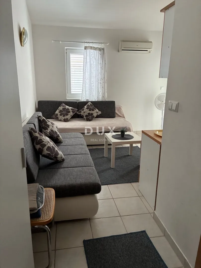 novi vinodolski – uređena garsonijera, pored mora, 21 m² - slika 6