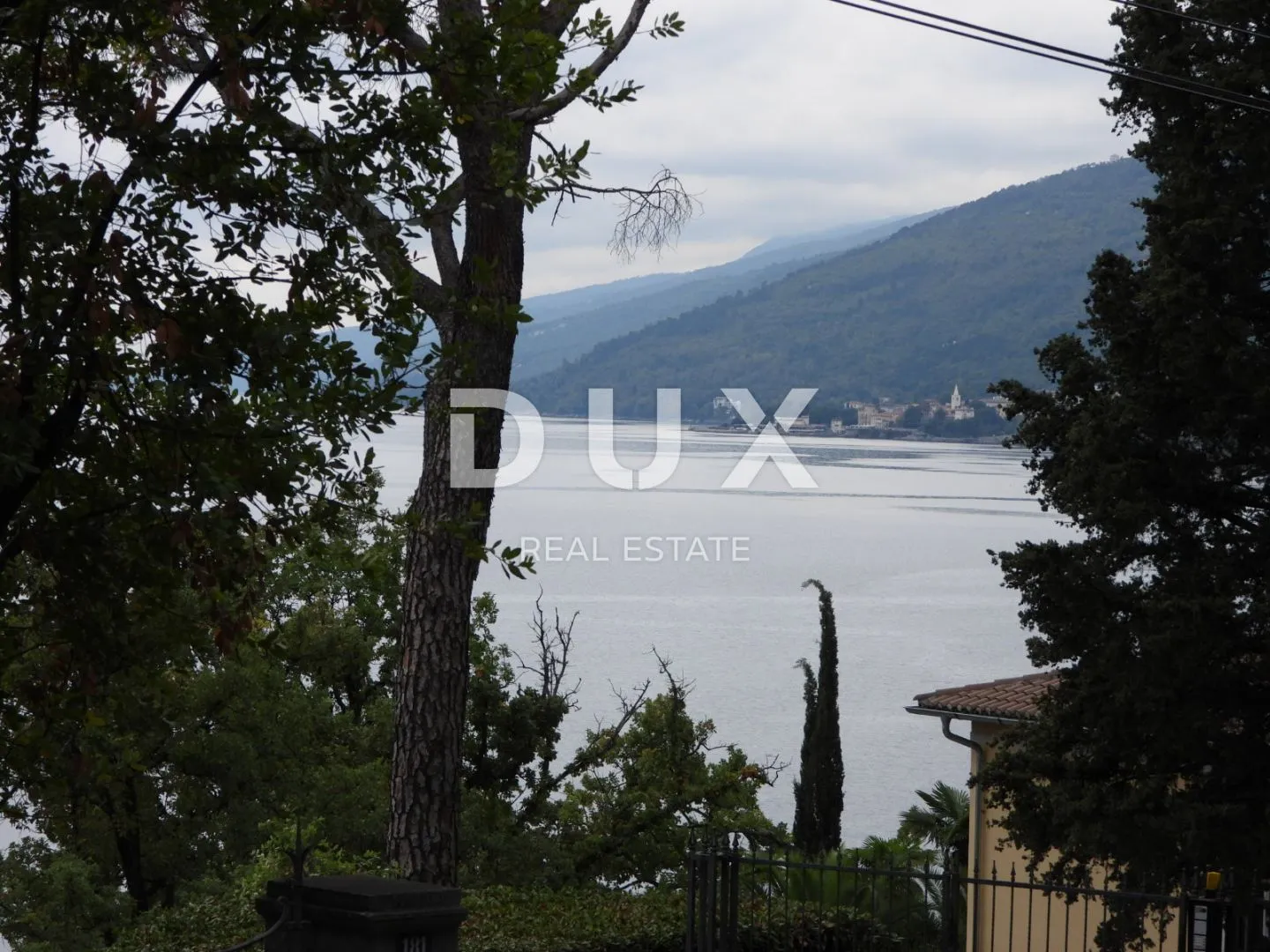 opatija, centar, vila, 484 m2, dva stana, 2. red do mora - slika 24