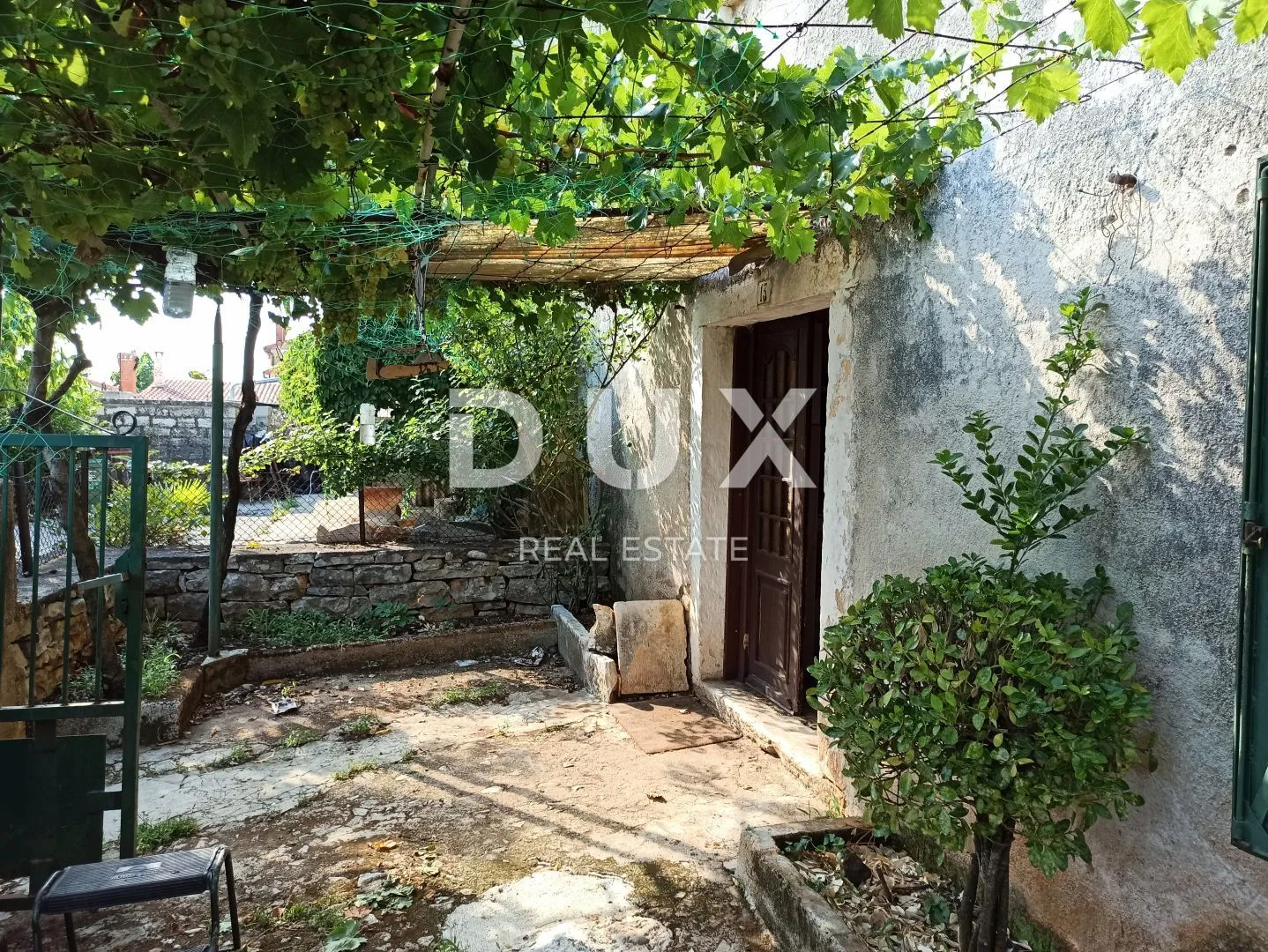 istra, matohanci - istarska kuća za renovaciju s velikim dvorištem - slika 5