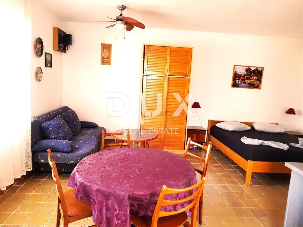 otok pag, grad pag- dvojna kuća 247 m2 za turizam - slika 21