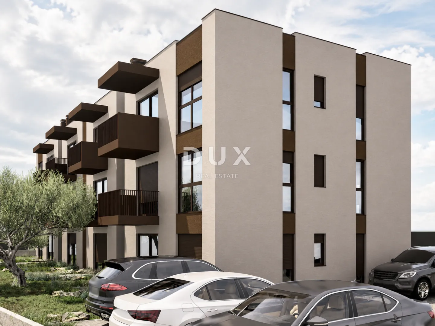 VODICE – Stan u prizemlju s vrtom 58 m², 3 parkirna mjesta, mirna lokacija, 1000 m od plaže