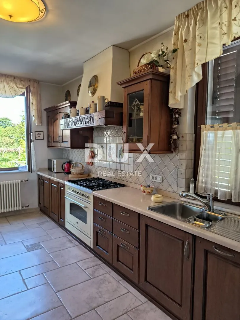 istra, umag - raskošna vila prvi red do mora! - slika 69
