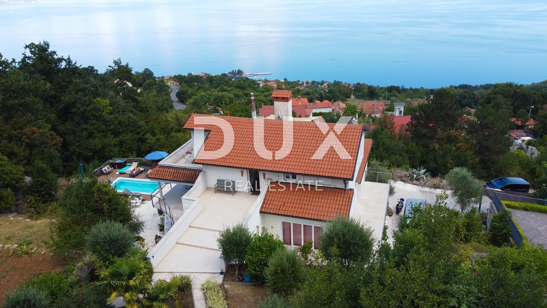 OPATIJA, LOVRAN - penthouse s bazenom, okućnicom i panoramskim pogledom - Liganj, Lovran