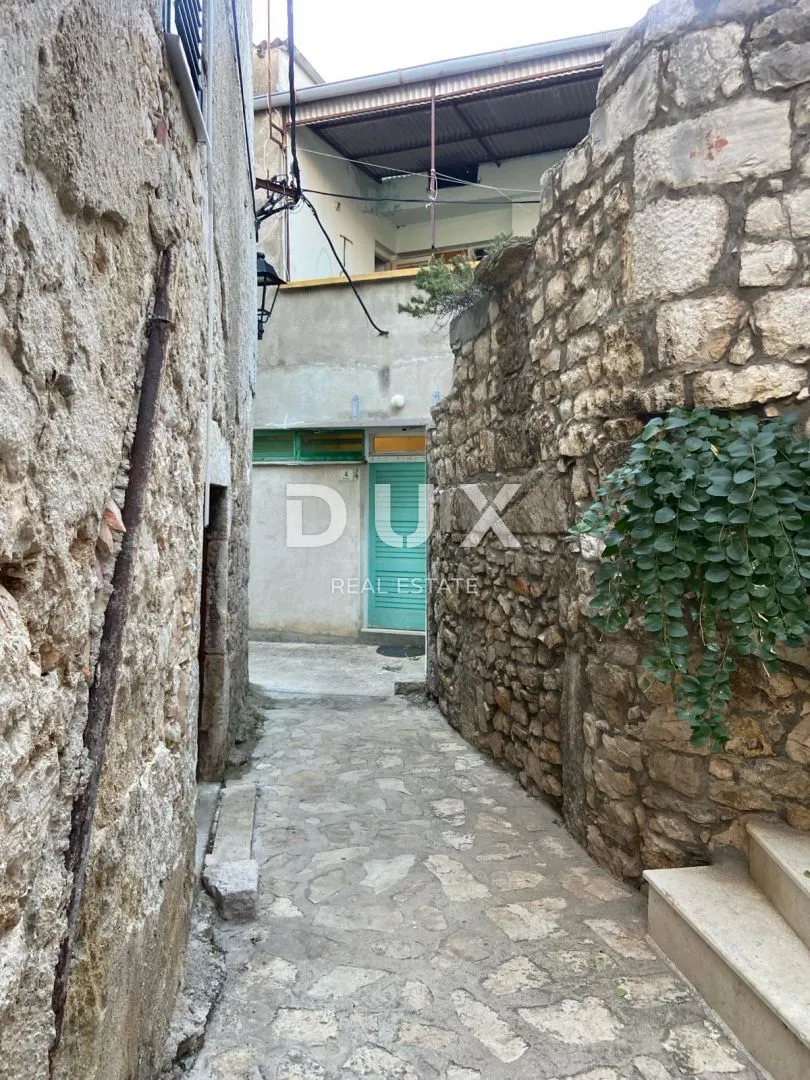 šibenik, pirovac - kuća uz more u povijesnoj jezgri - slika 8