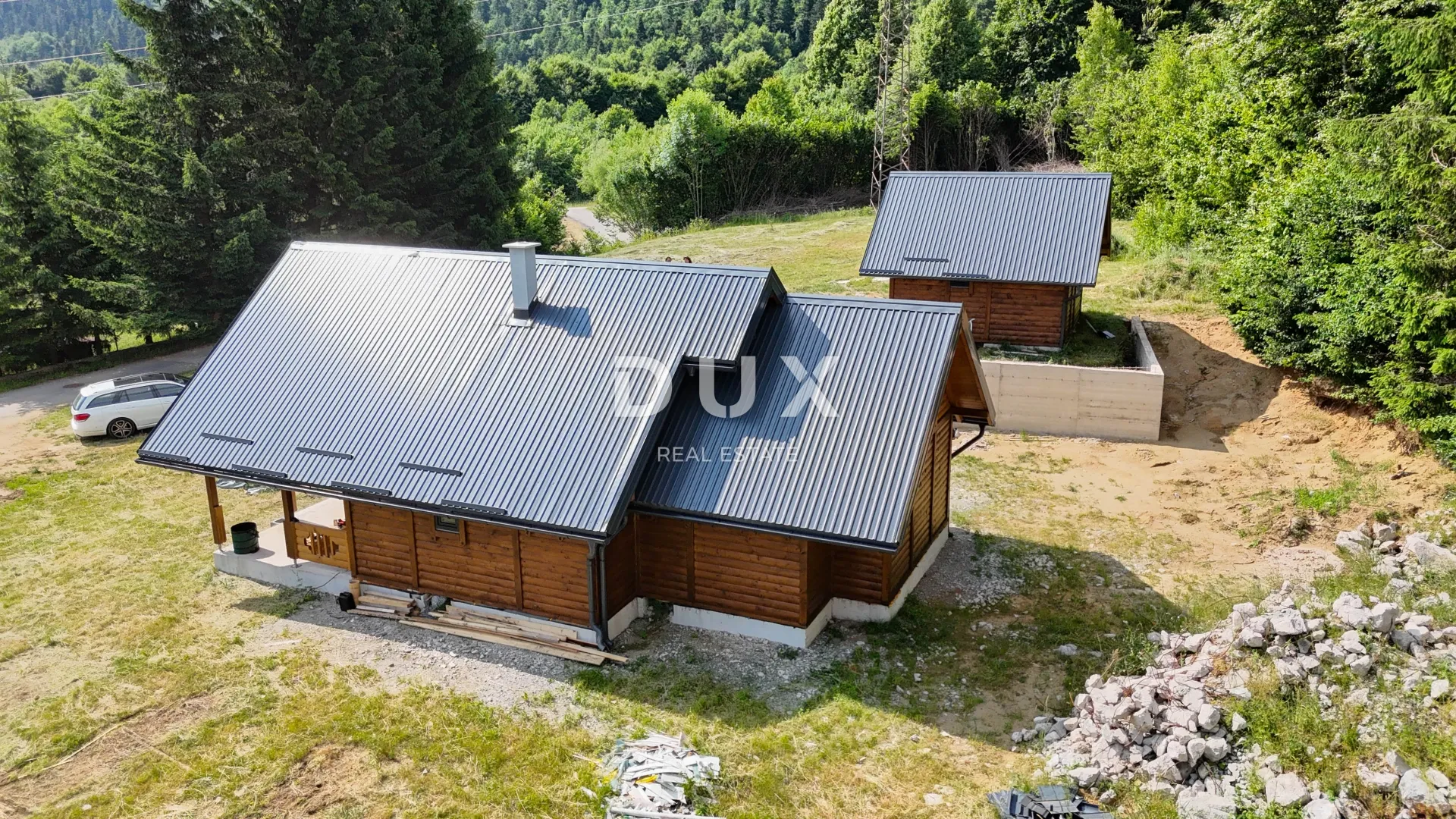 gorski kotar, lič, drvene kuće, tri sobe, 84m2+25m2 - slika 9