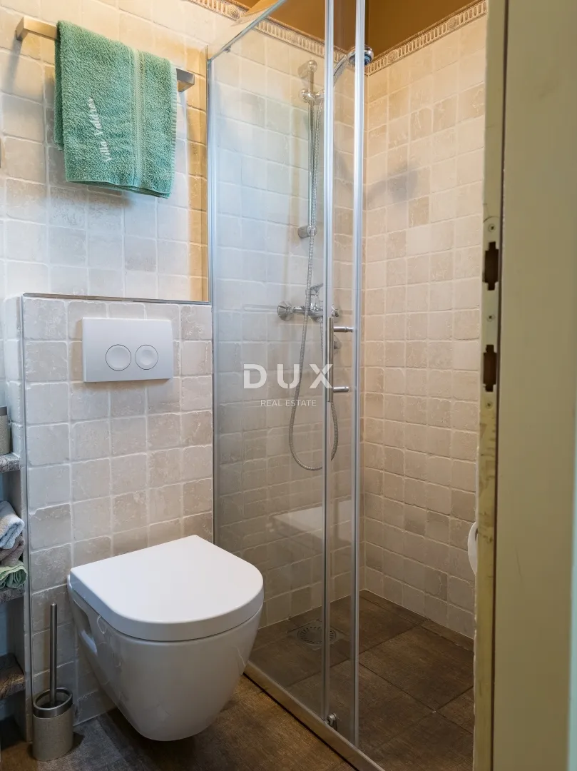 vodice, obrove, vila, 291,76 m2, tri etaže, dvorište - slika 28