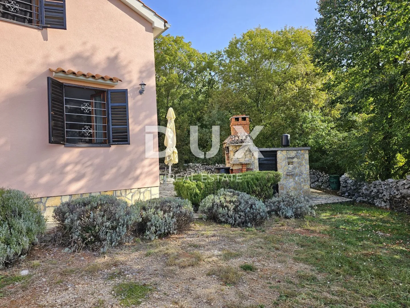 otok krk, vrbnik (okolica) - samostojeća kuća na osami sa dva apartmana - slika 16