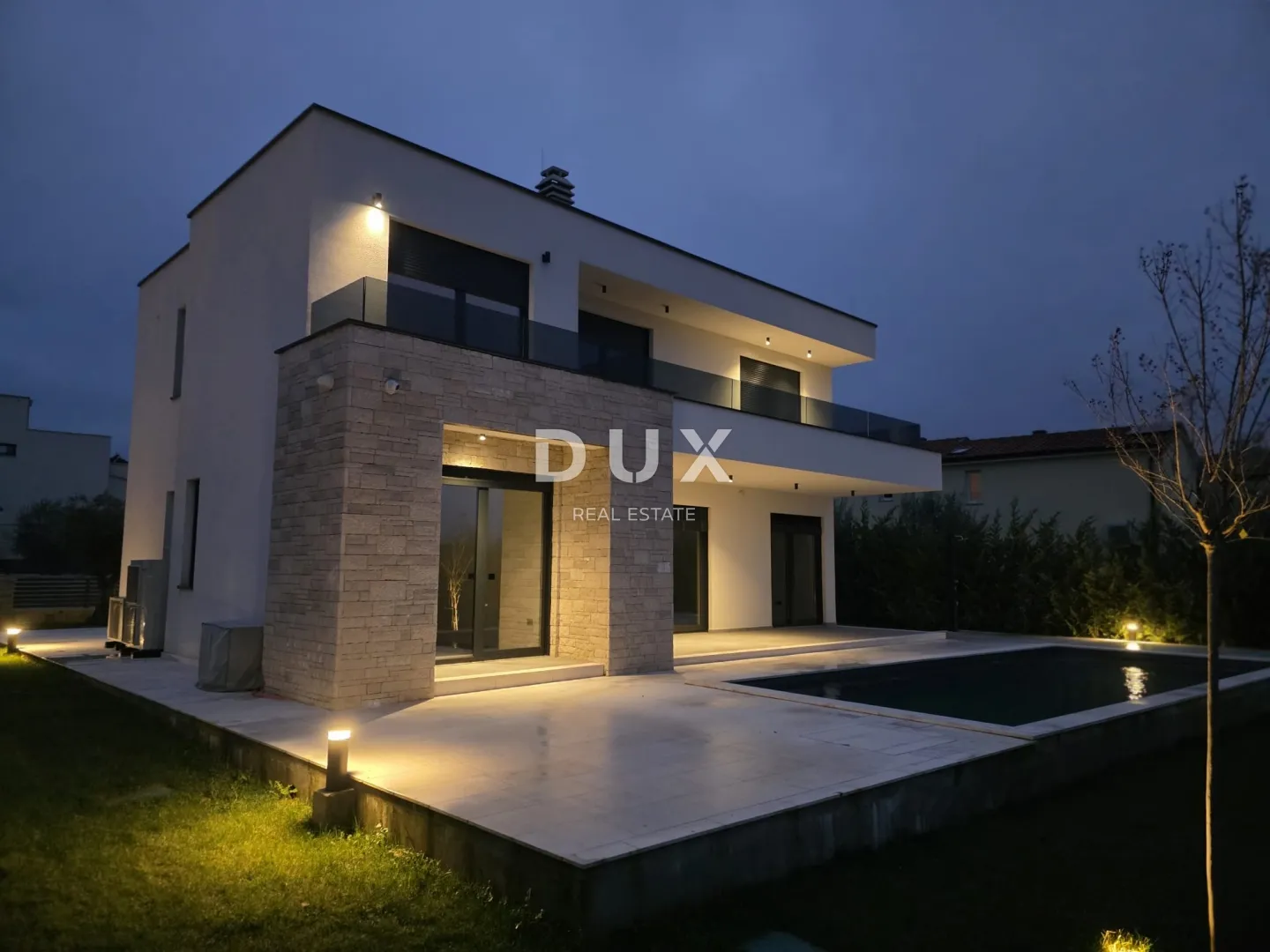 istra, poreč - ekskluzivna vila s bazenom i pogledom na more - slika 6