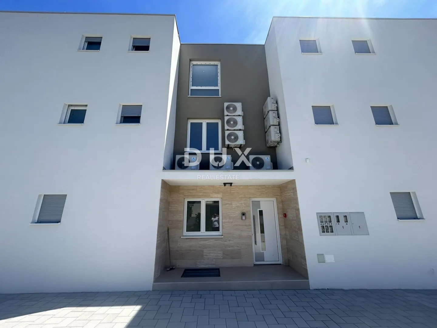 dalmacija, vodice – dvosoban stan s velikom terasom i pogledom na more, 2 ostave - slika 21