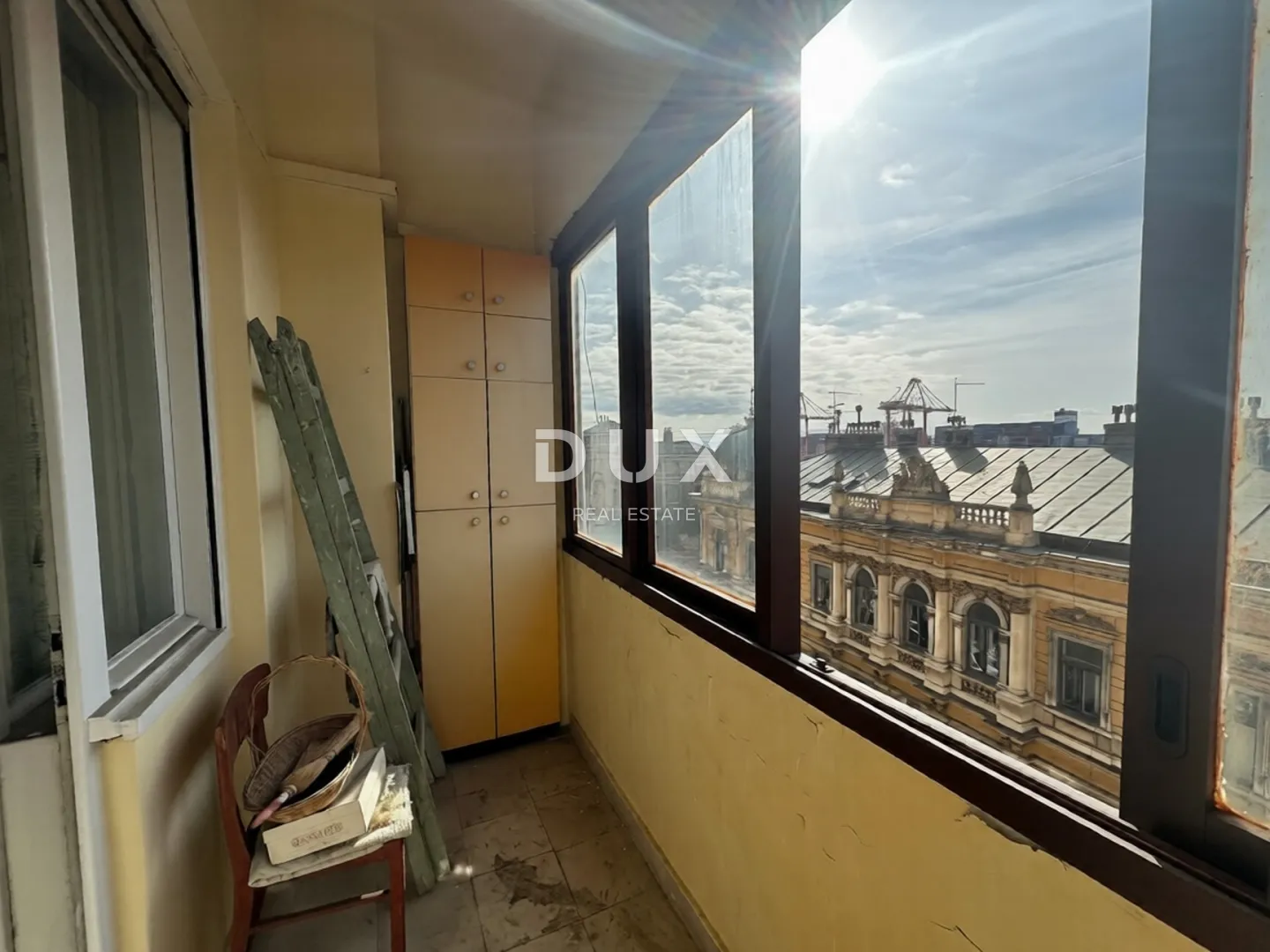 rijeka, sušak – stan s loggiom i pogledom na more, 2sdb, 79m2 - slika 5