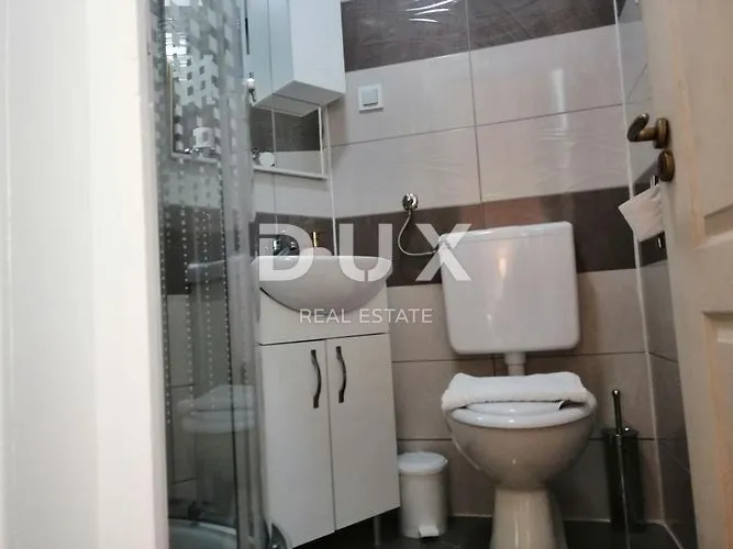 istra, pula - apartmanska kuća u strogome centru s bazenom i okućnicom - slika 23