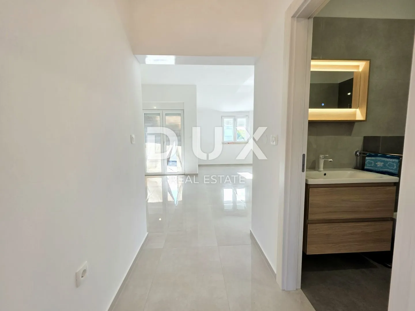 istra, šišan - apartmanska kuća s dvije stambene jedinice i pomočnim objektom - slika 47