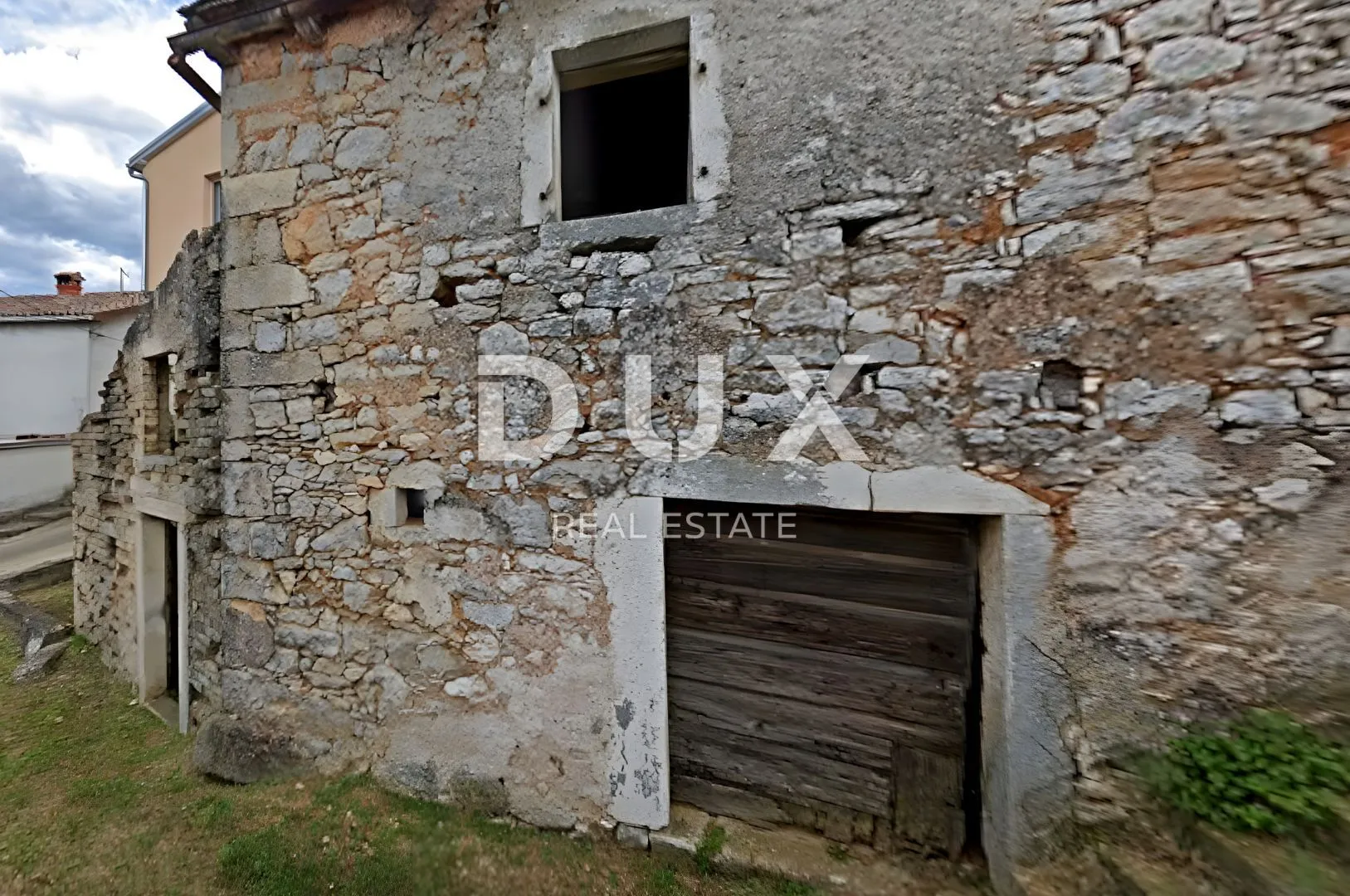 istra, žminj - kamena kuća s prostranom okućnicom - slika 3