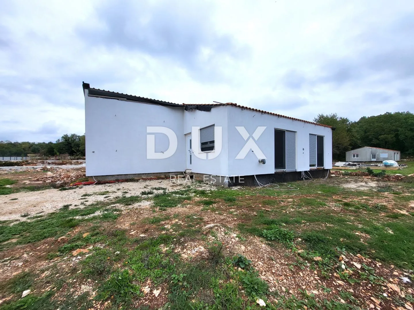 istra, tinjan - montažna prizemnica s bazenom - slika 3