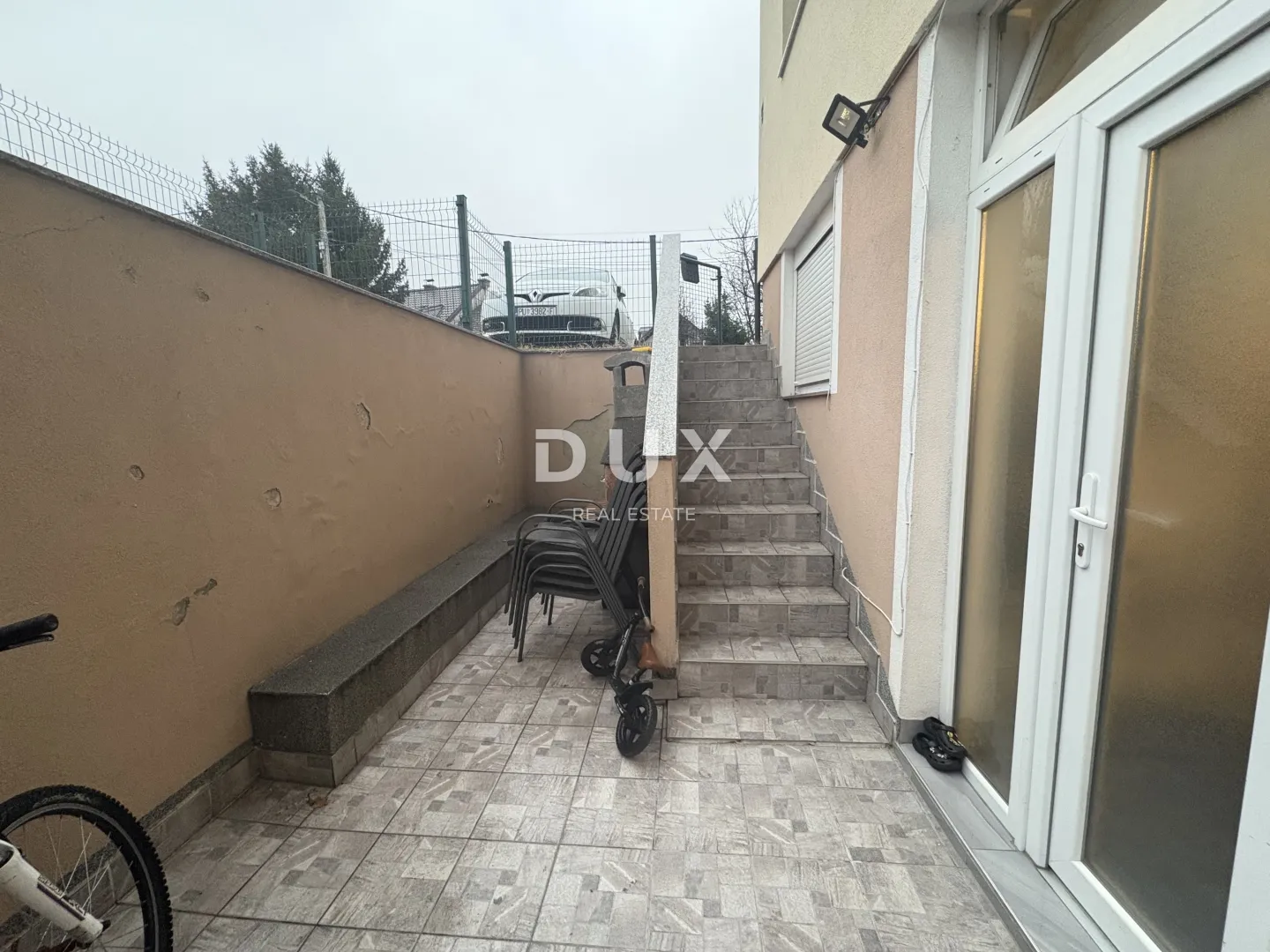 zagreb, donja dubrava - stan s dvorištem - slika 10