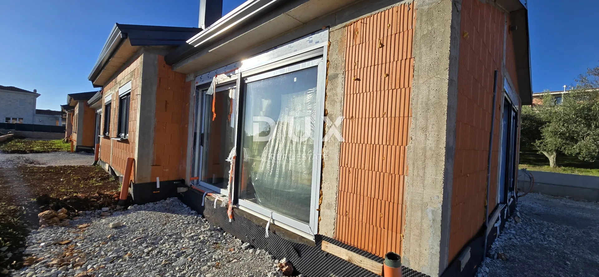 istra, kaštelir - tri prizemnice s bazenom, novogradnja - slika 19