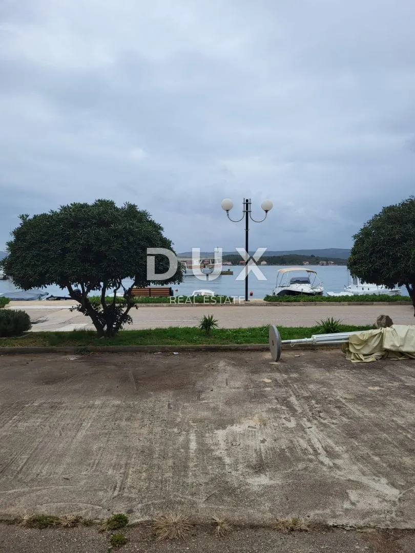 zadar, turanj - najam! kuća na rivi - slika 13