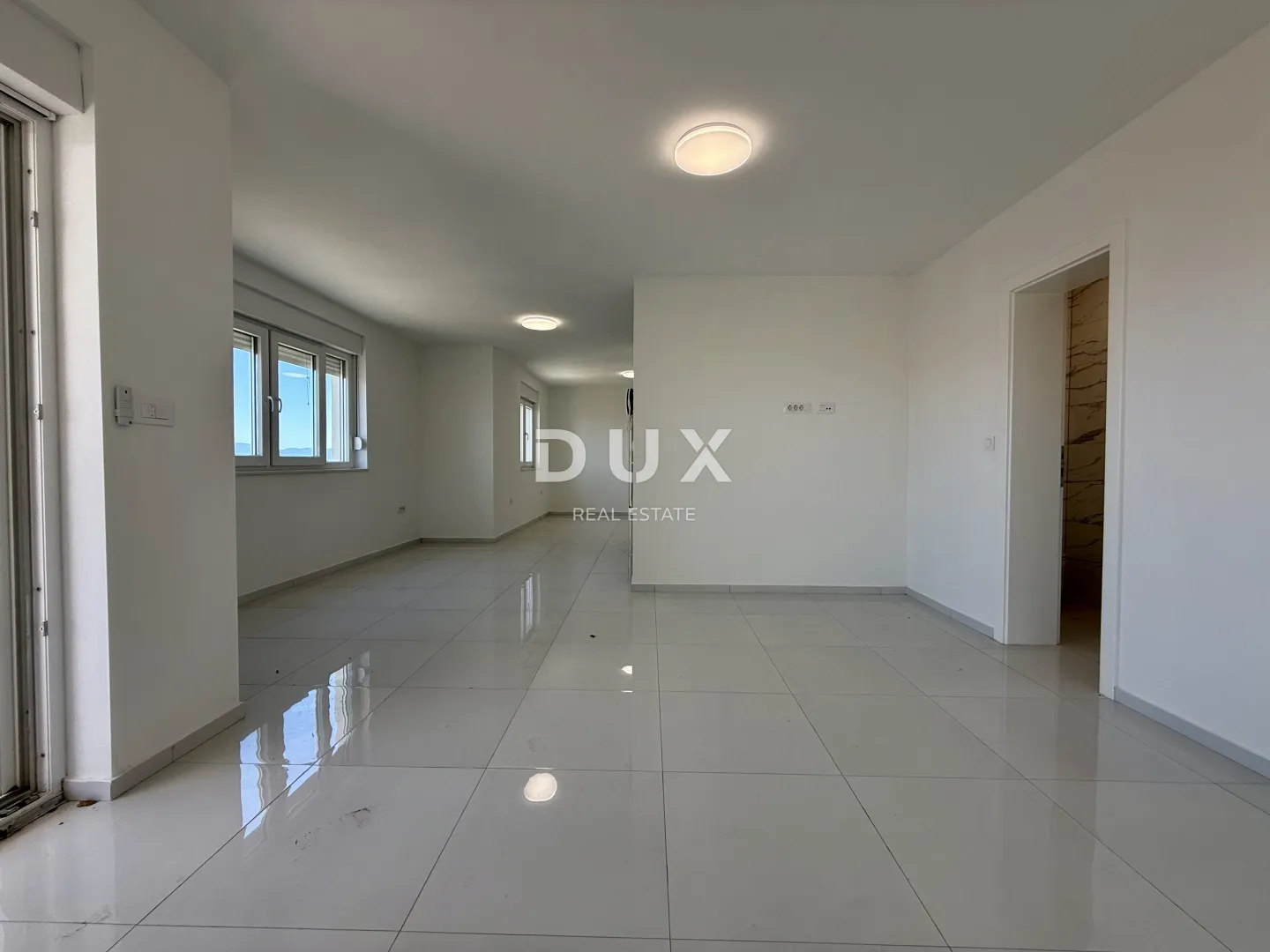 crikvenica, trosobni apartman, 123 m2, prvi kat, novogradnja, 350 metara od mora - slika 2