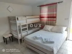 nin- kuća sa 4 apartmana - slika 11