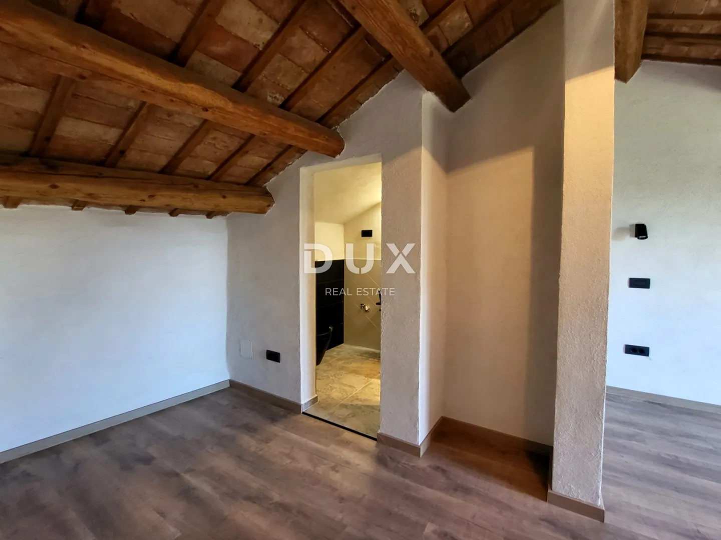 istra, labin - adaptirana kamena ljepotica - slika 24
