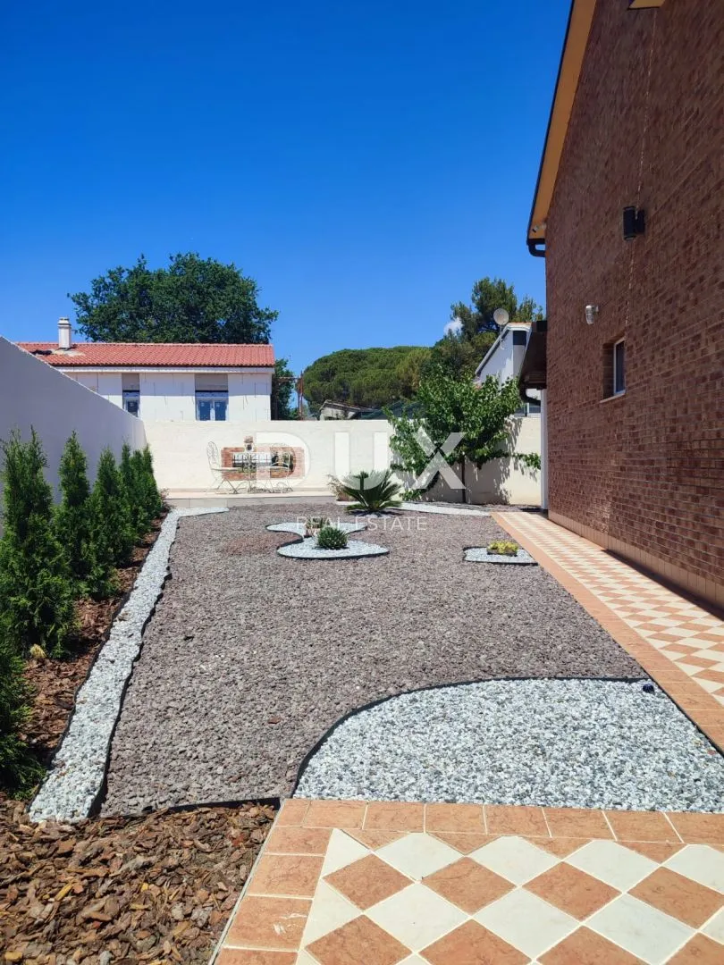 istra, pomer zanimljiva kuća s četiri apartmana! - slika 38