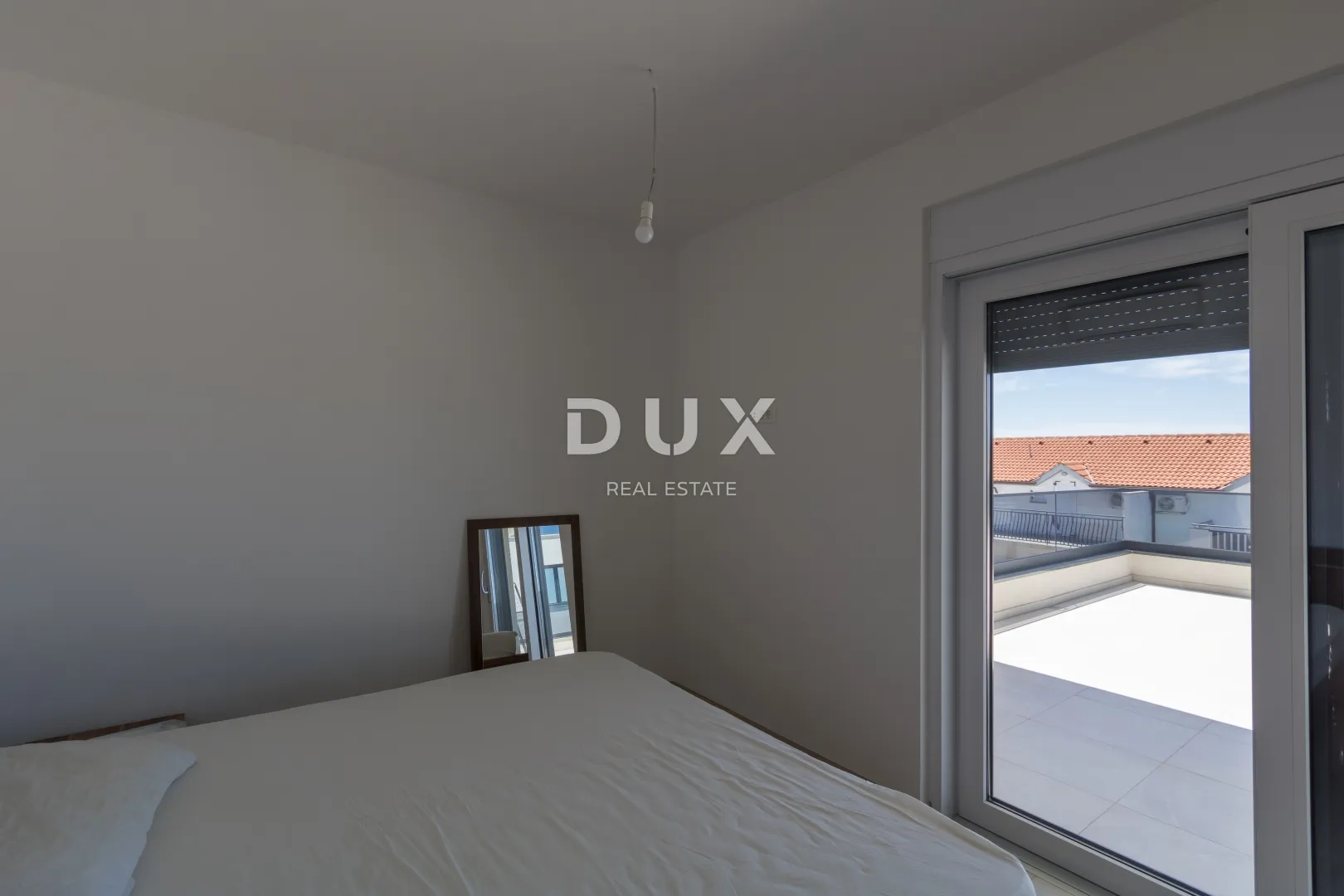 dalmacija, vodice - dvosoban stan na katu s 80m2 terase - slika 7