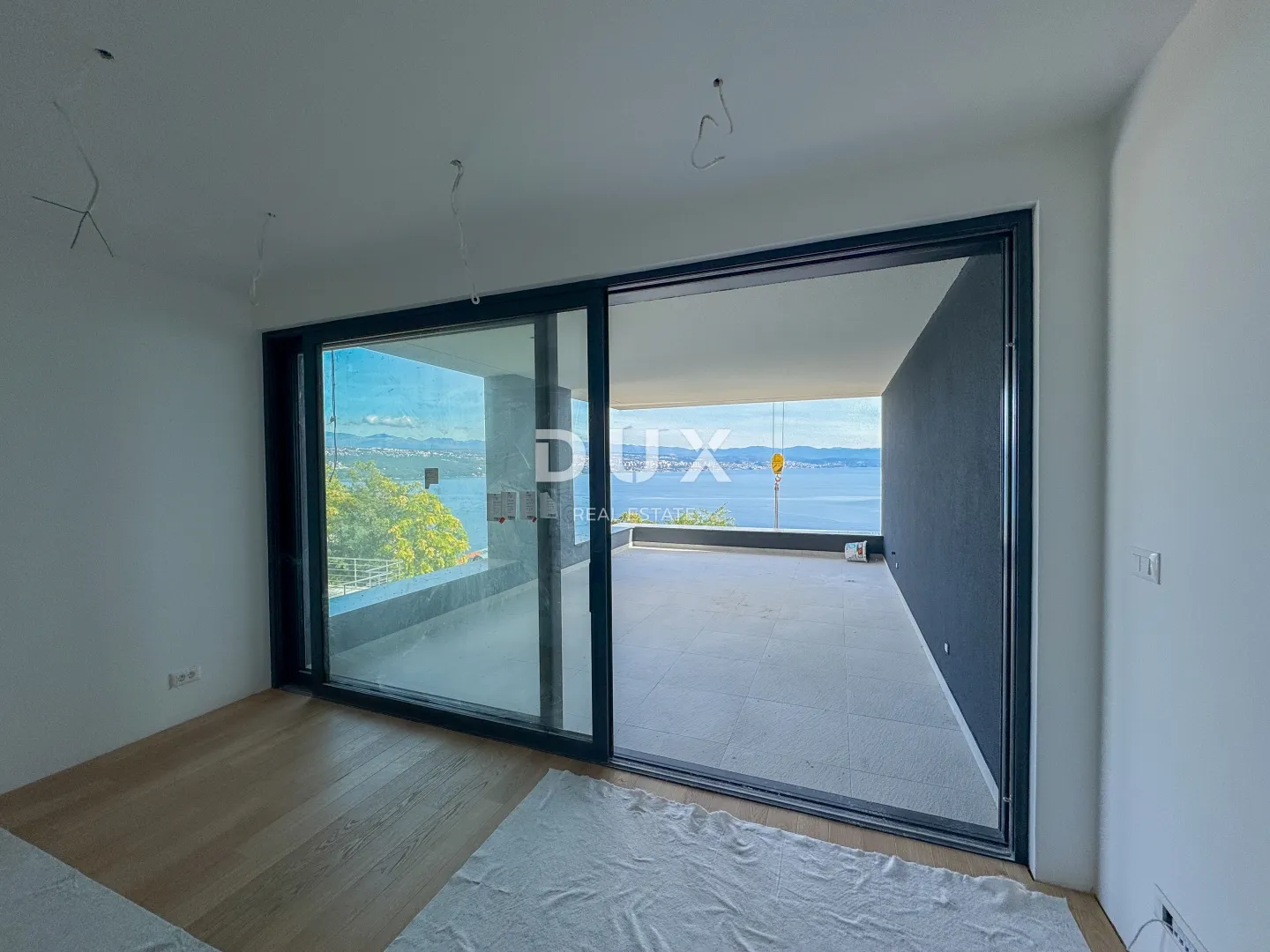opatija, centar - stan s panoramskim pogledom na more, garažom i jacuzzijem iznad centra opatije - slika 12