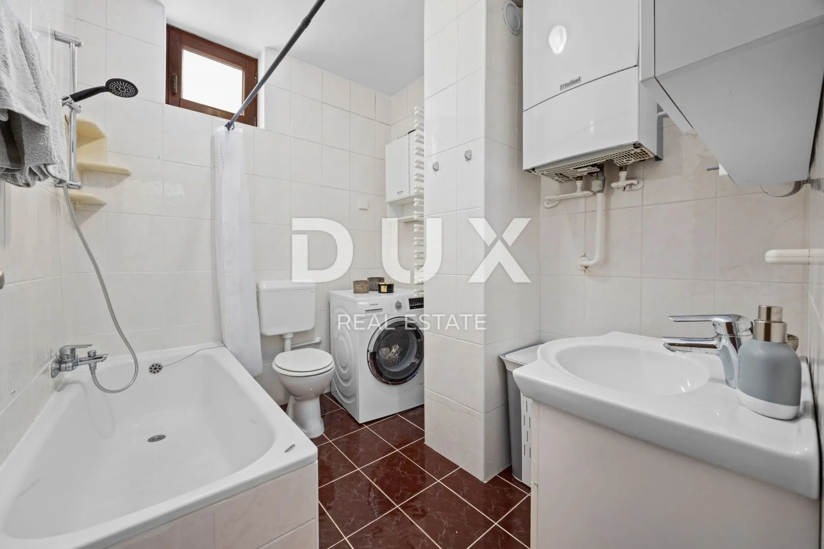 istra, pula - moderan apartman na dobroj lokaciji! - slika 13