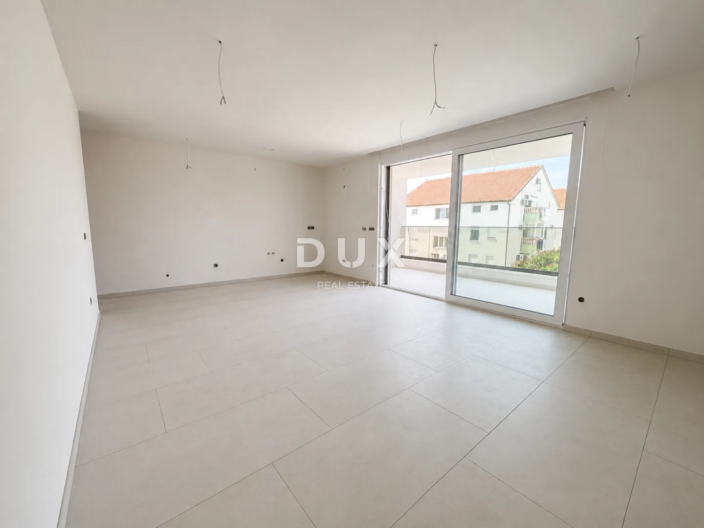 vodice, srima – pogled na more, 2 spavaće sobe, 70 m od plaže, lift - slika 18
