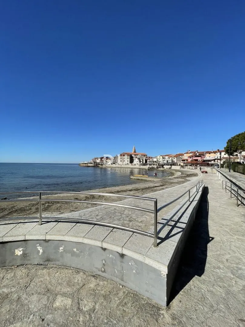 istra, umag – ekskluzivan stan u strogom centru, 100 m od mora, s privatnim parkingom i spremištem - slika 14