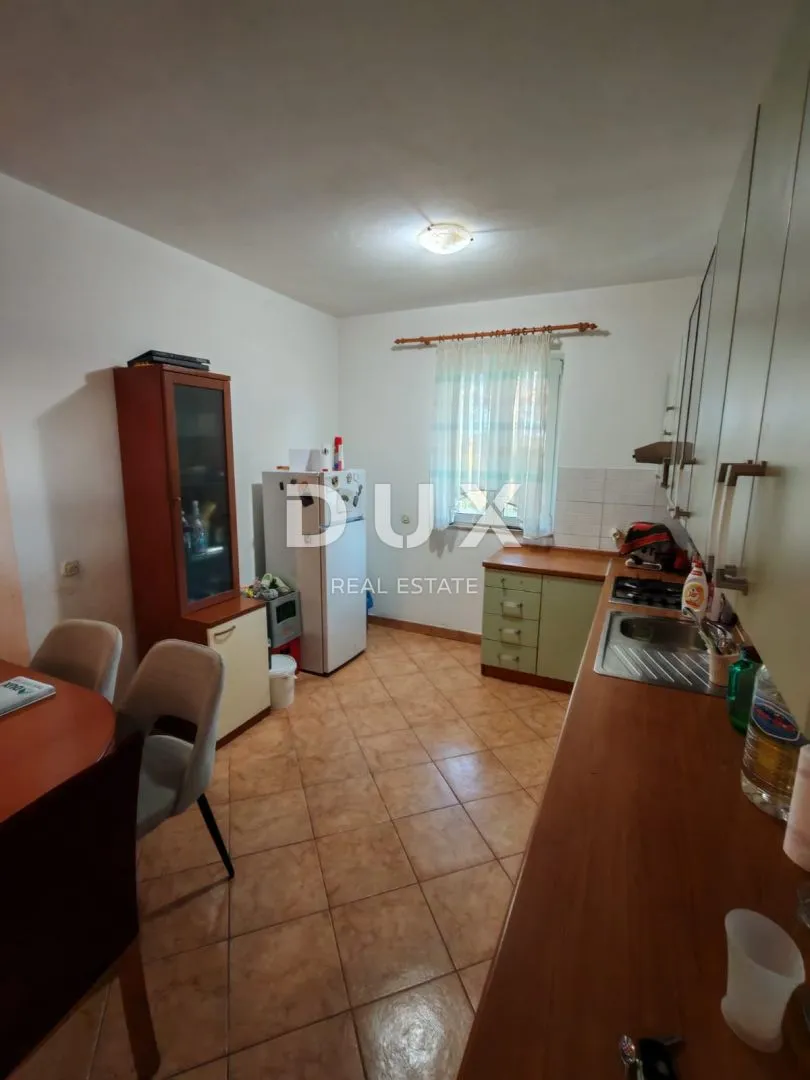 zadar, vrsi - kuća s velikim stanom, tri apartmana i prostranim dvorištem s maslinama! - slika 14