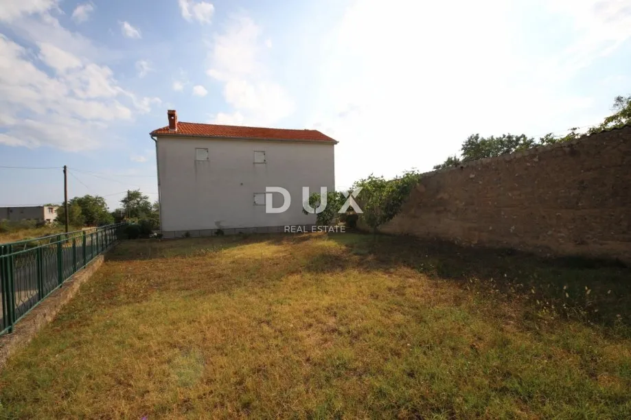 zadar, zemunik - prilika! renovirana obiteljska kuća - slika 42