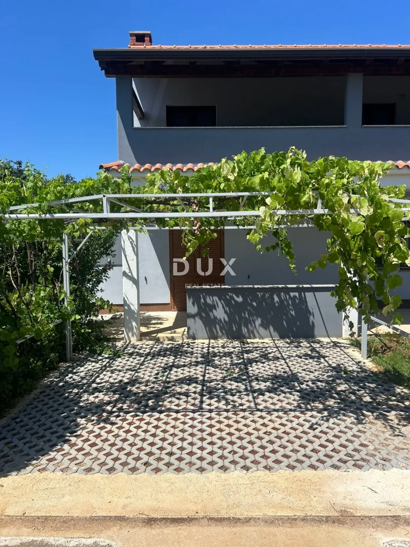 istra, poreč - prostrani renovirani stan s vrtom - slika 24