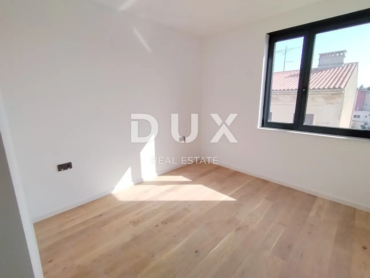 istra,pula -luksuzni smart home stan u centru 130m2! - slika 16