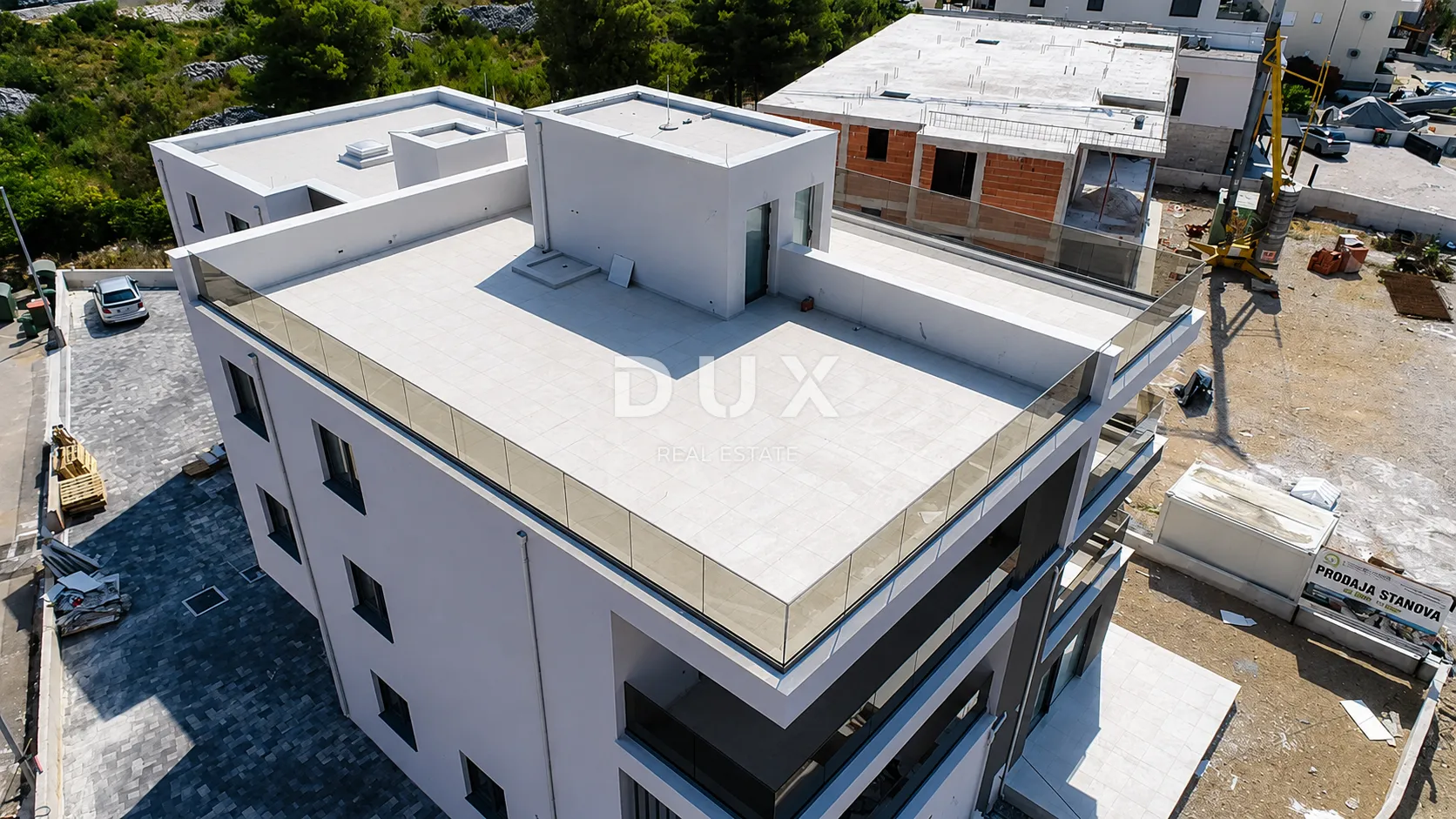 vodice, srima – penthouse s liftom, krovna terasa 109 m², 70m od plaže - slika 2