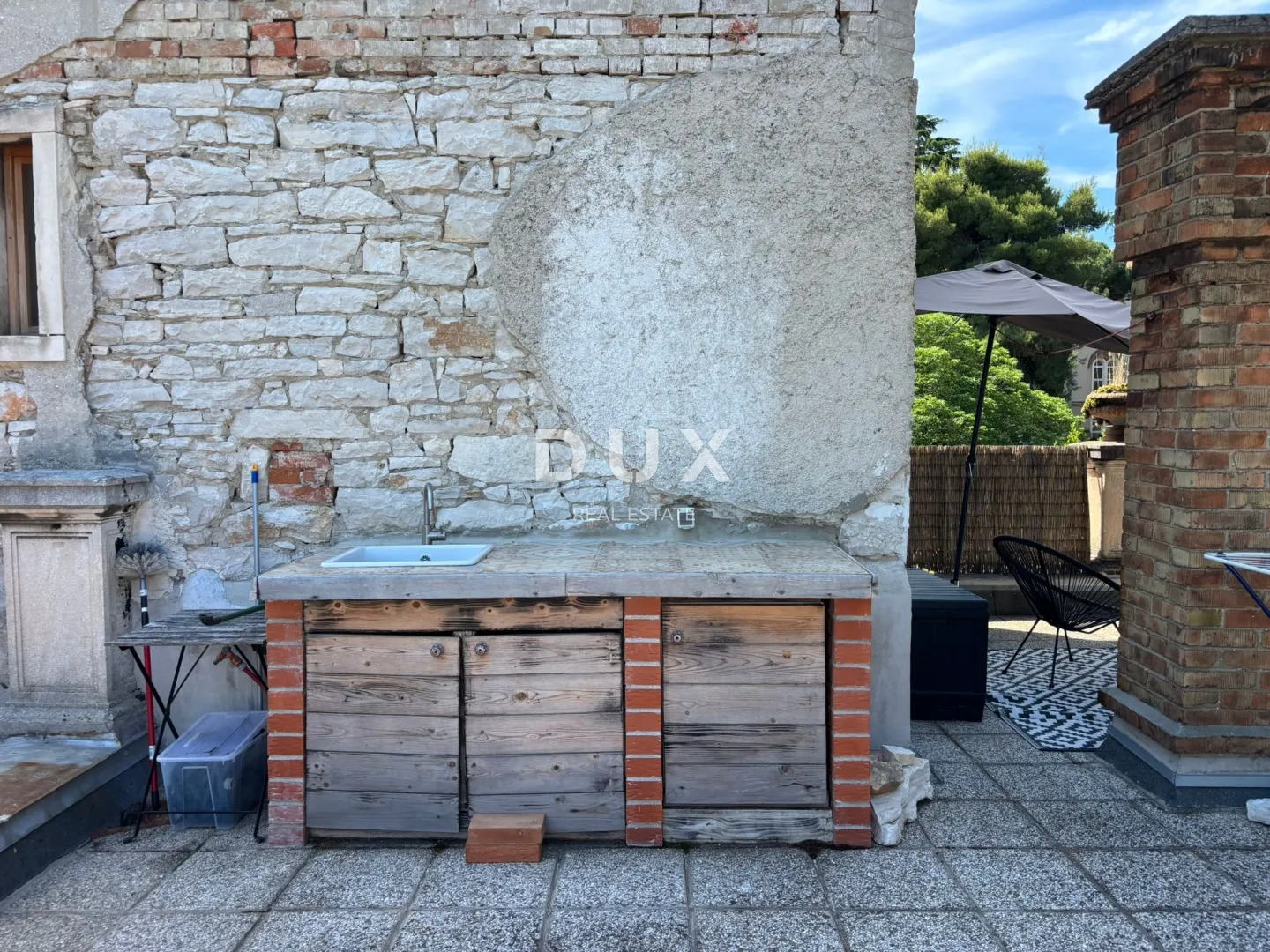 istra, pula - čarobna austrougarska priča: 3 stambene jedinice s krovnom terasom i garažom - slika 6