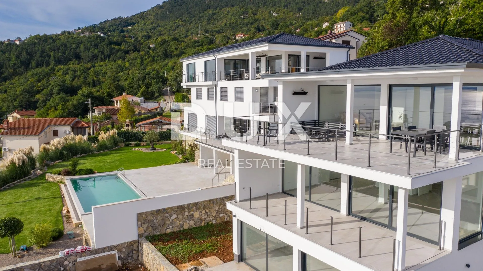 opatija, lovran, liganj - stan u vili s bazenom 120m2+terasa 27m2s panoramskim pogledom na more + okoliš 105m2 - slika 32