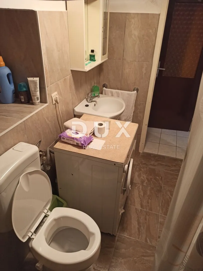istra, svetvinčenat - obiteljska kuća s dva apartmana - slika 39