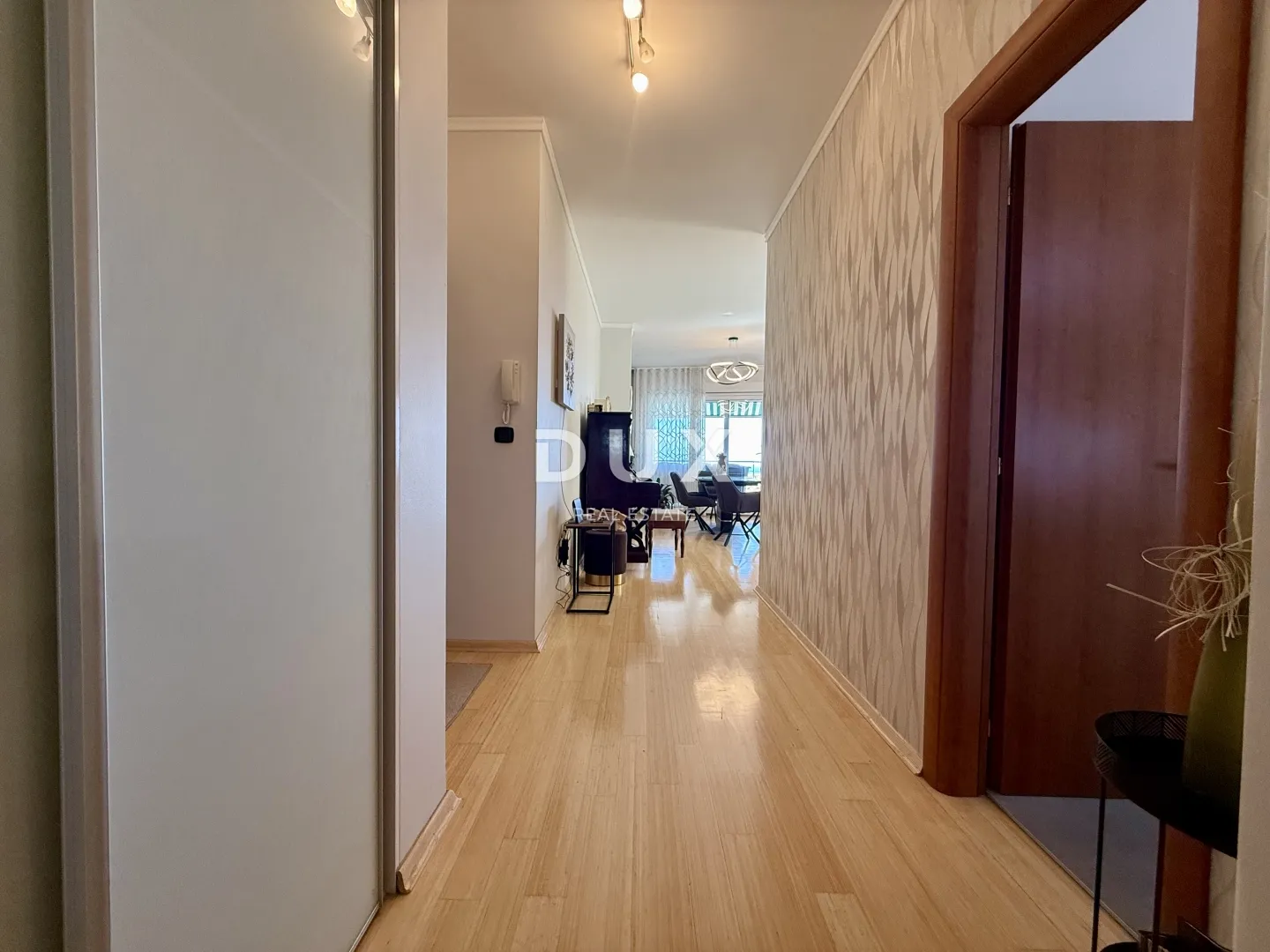 opatija, predivan dvosobni apartman, 100 m2, bazen, garaža, pogled na more - slika 11