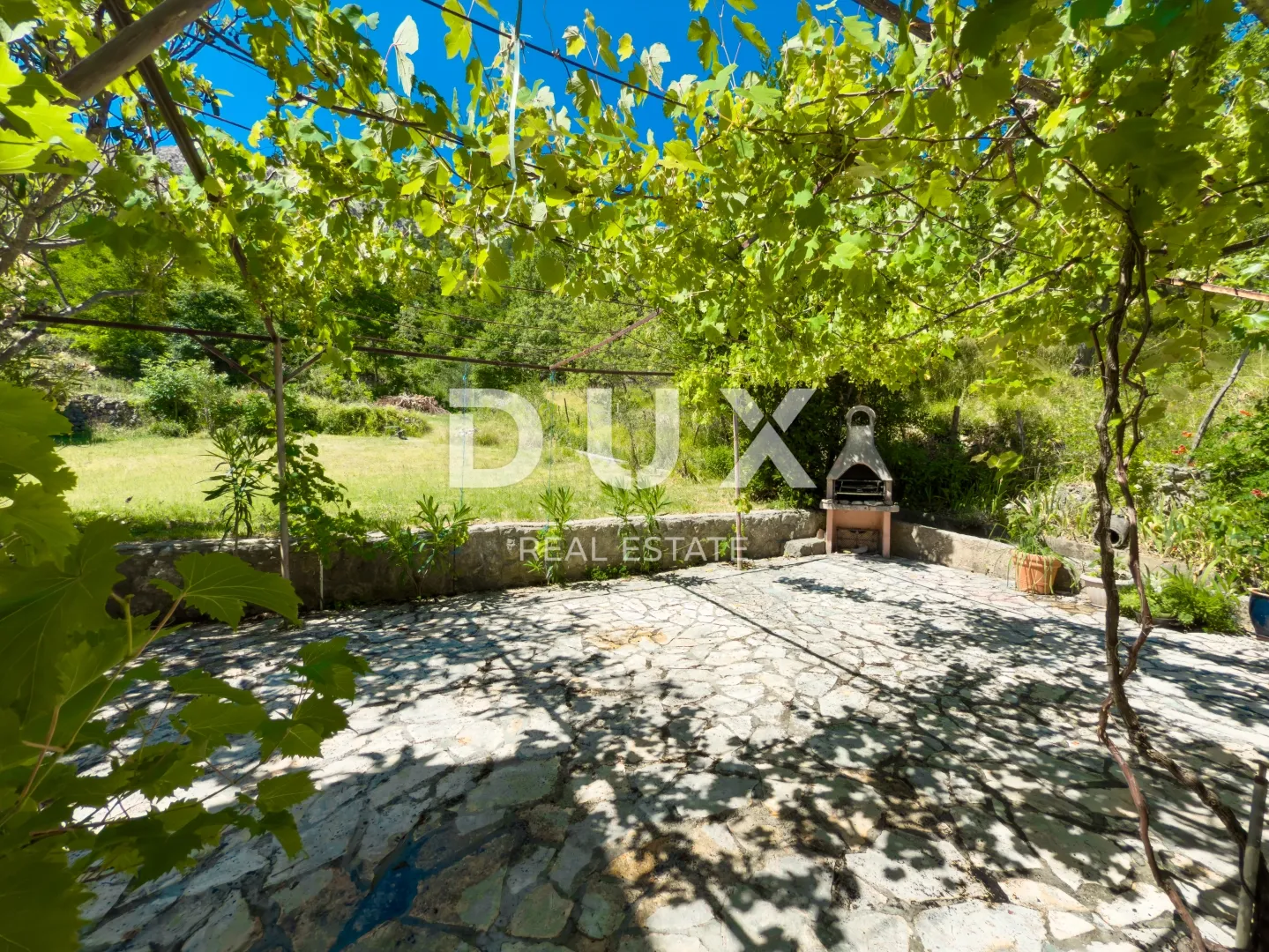 otok krk, baška - kuća s 5 apartmana i velikom okućnicom - slika 4