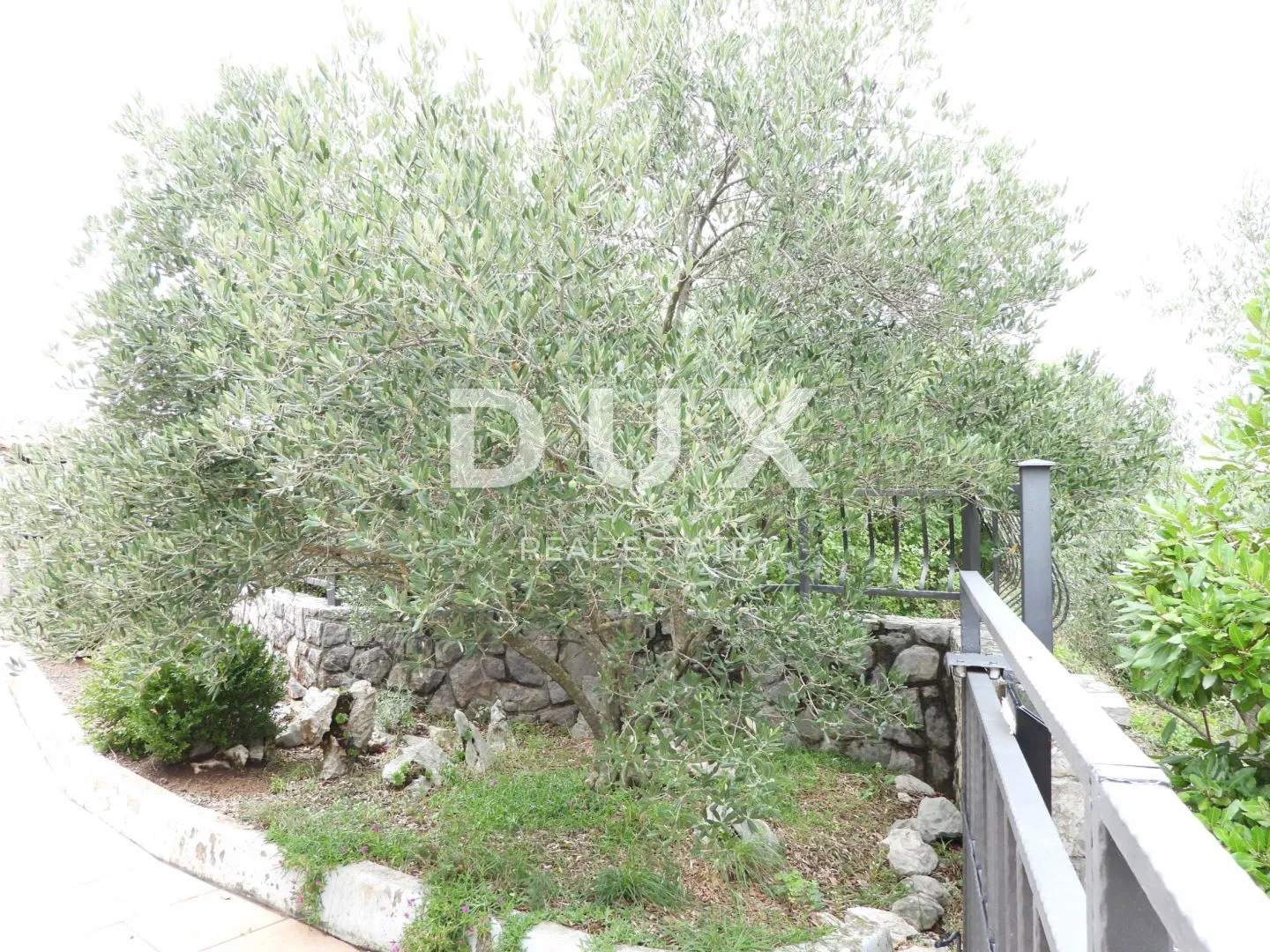 krk, dobrinj - samostojeća kuća 135m2 s pogledom na more + okoliš 150m2 - slika 59