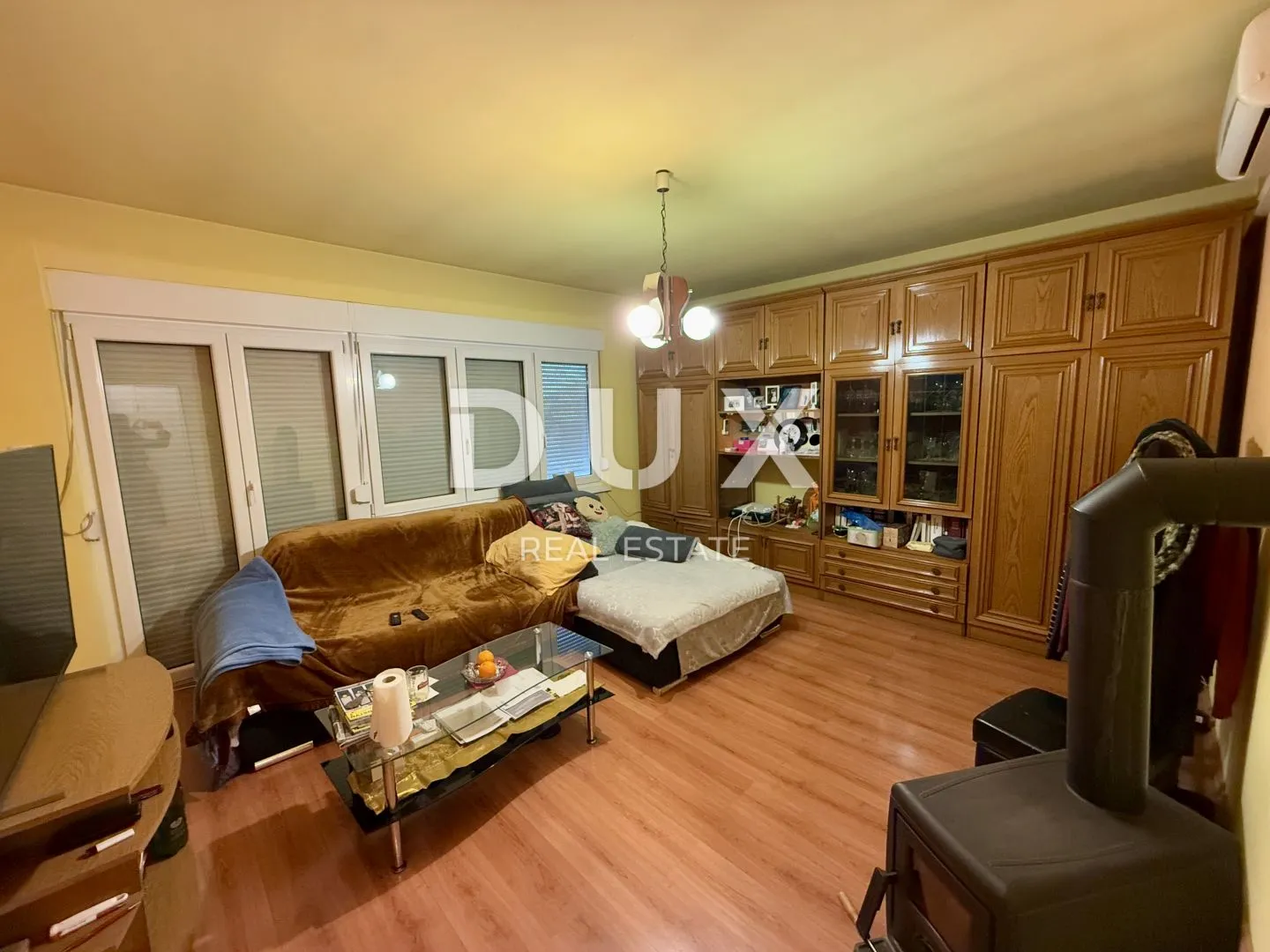 dugo selo, lukarišće - prostrana poslovno-stambena kuća 330m2 + okoliš 800m2 - slika 17