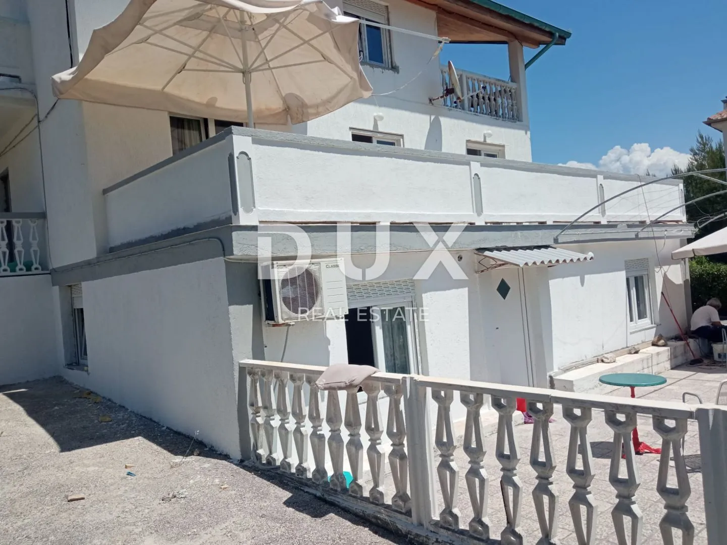 otok rab, barbat - samostojeća apartmanska kuća na odličnoj lokaciji - slika 10