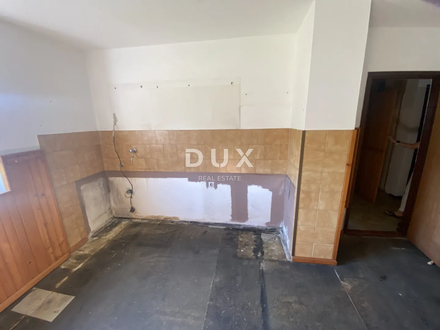 gorski kotar, fužine, dvosobni stan, 50 m2, okućnica - slika 8