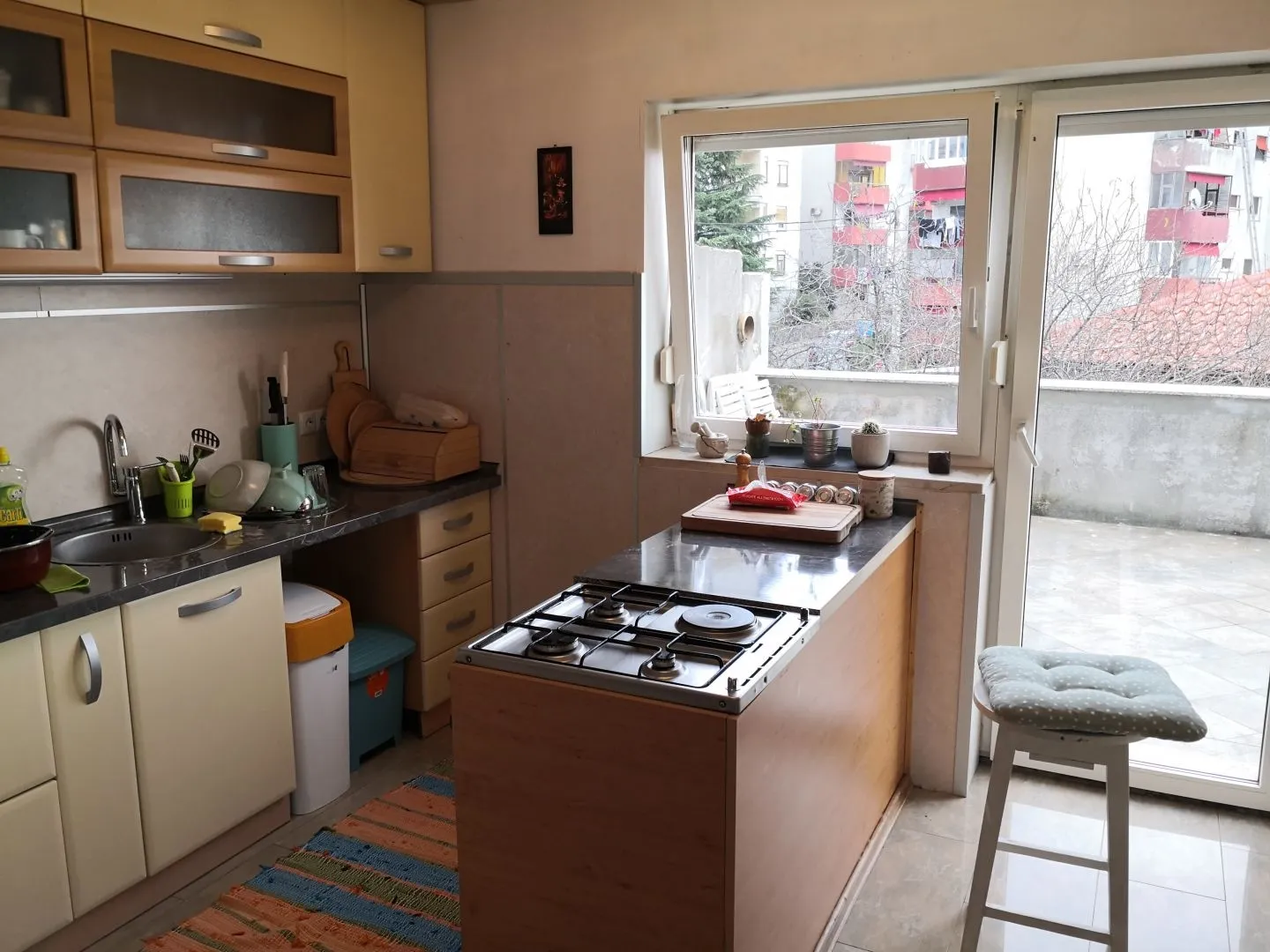 donja drenova - veća obiteljska kuća sa pet stanova garažom i okućnicom - slika 16
