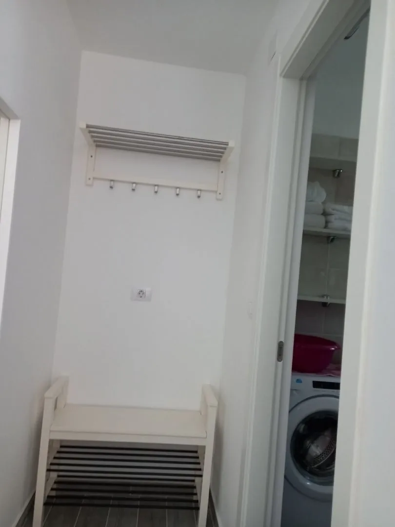 istra,pula- predivna kuća sa tri stana! - slika 9