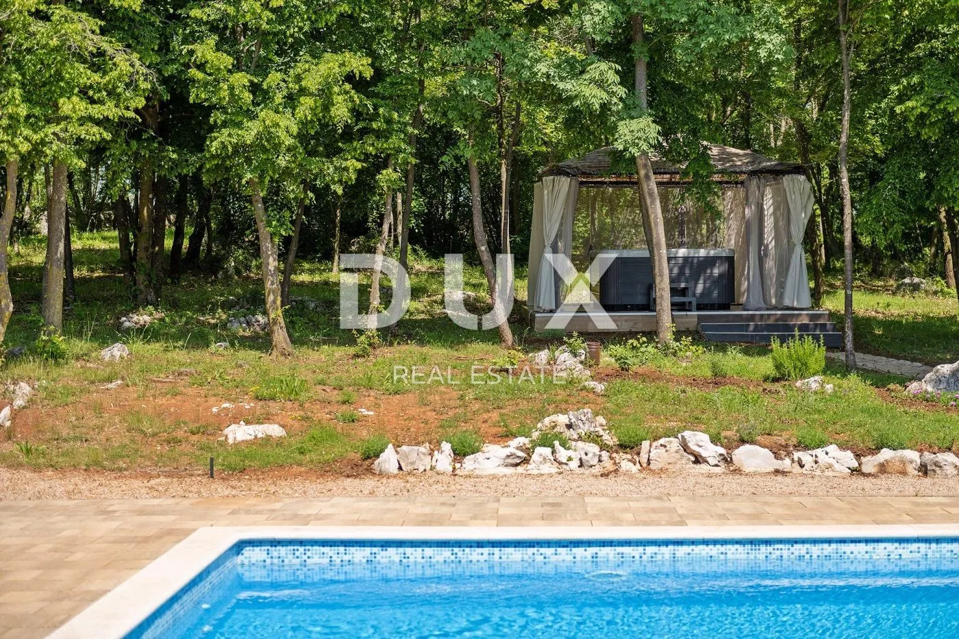 istra, labin - kuća s bazenom na osami - slika 3